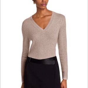 C by Bloomingdale's 100% Cashmere V Neck Sweater size XS